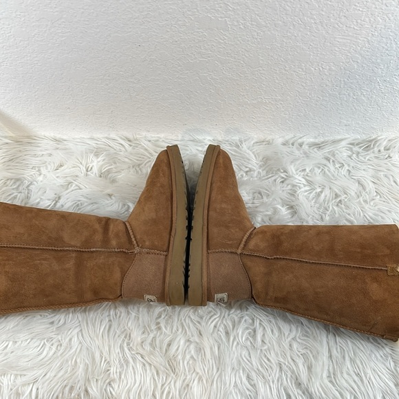 UGG Australia F27015G Bailey Button Triplet Fold Over Chestnut Boots Size 7 - Picture 9 of 16